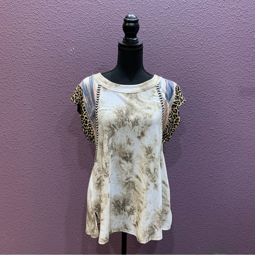 Acid wash blouse w/ cheetah sleeves